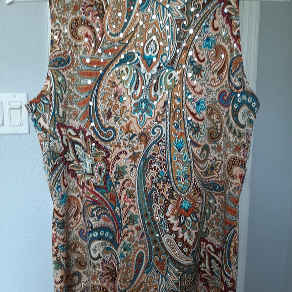 Sleeve lessTop - Picture 7 of 7